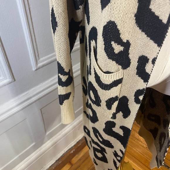 Vestidos Leopard Print Cardigan Sweater, M - Picture 8 of 10